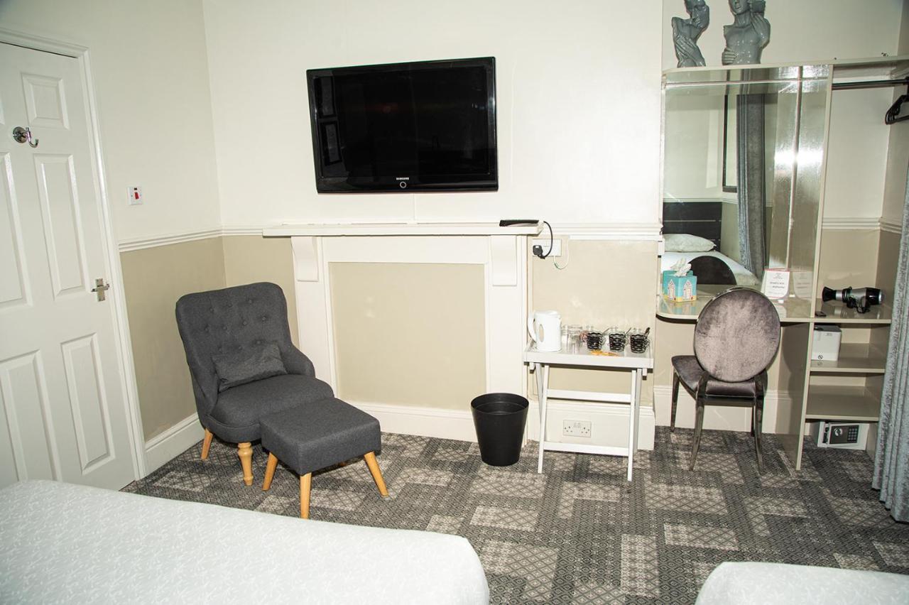 Jewells Guest Accommodation พลีมัธ ภายนอก รูปภาพ