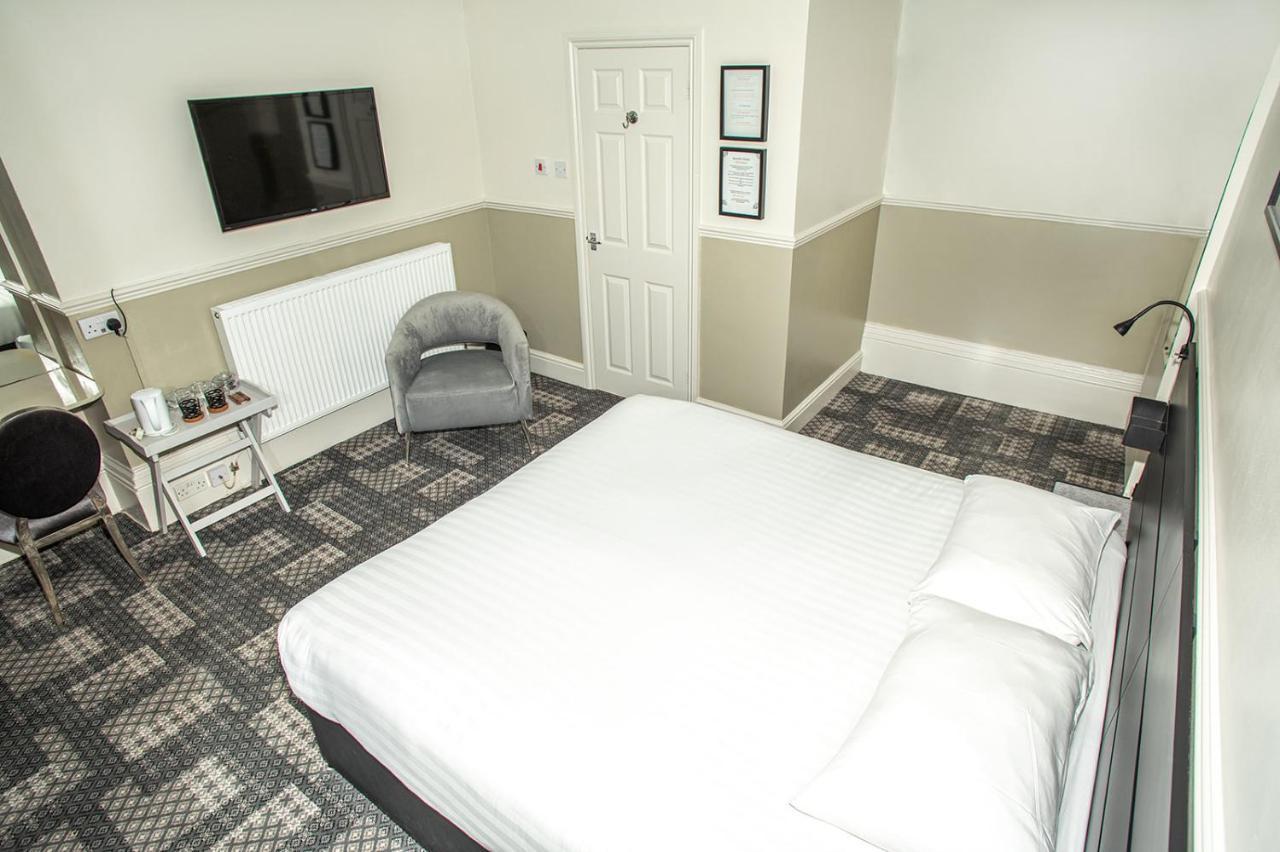 Jewells Guest Accommodation พลีมัธ ภายนอก รูปภาพ