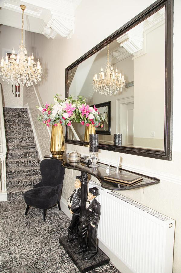 Jewells Guest Accommodation พลีมัธ ภายนอก รูปภาพ